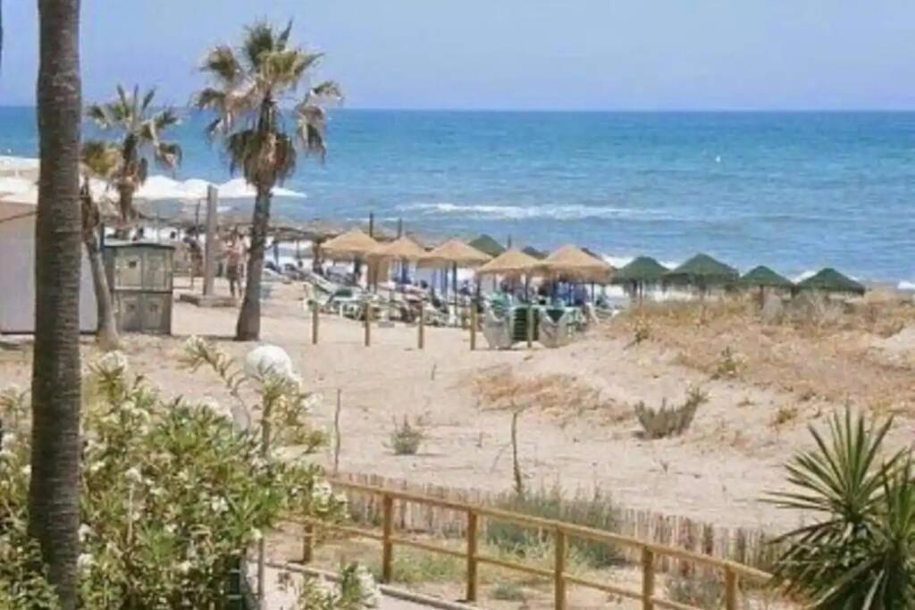 Beachfront Apartment - Sea Views - Марбелья Экстерьер фото