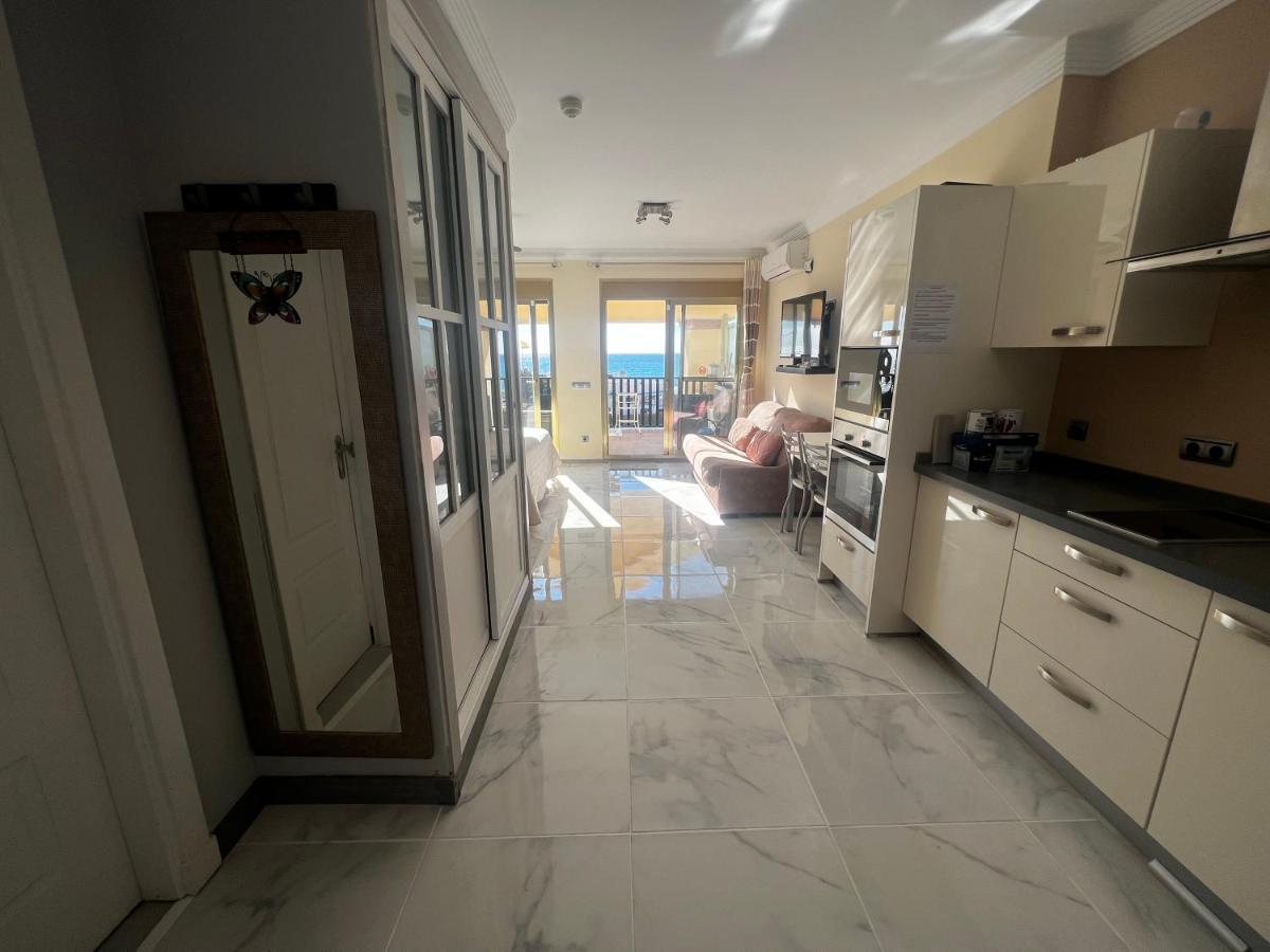 Beachfront Apartment - Sea Views - Марбелья Экстерьер фото
